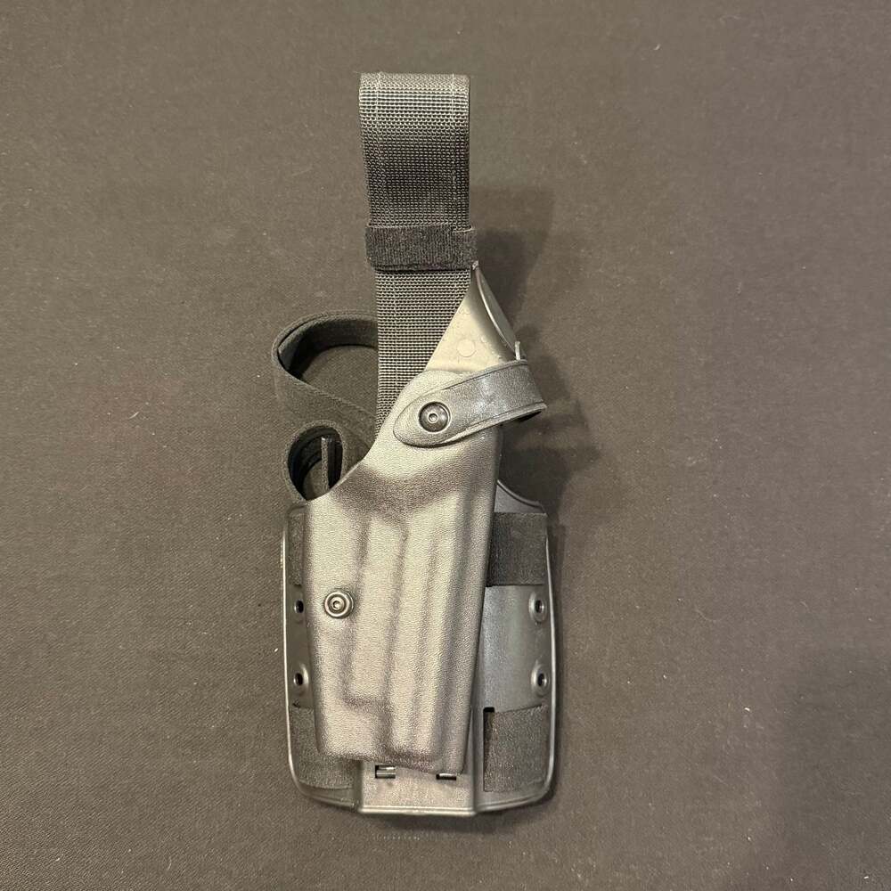 Safariland 6004 SLS Sig Sauer P220 4.41” BBL Tactical Drop Leg Holster, Right Ha